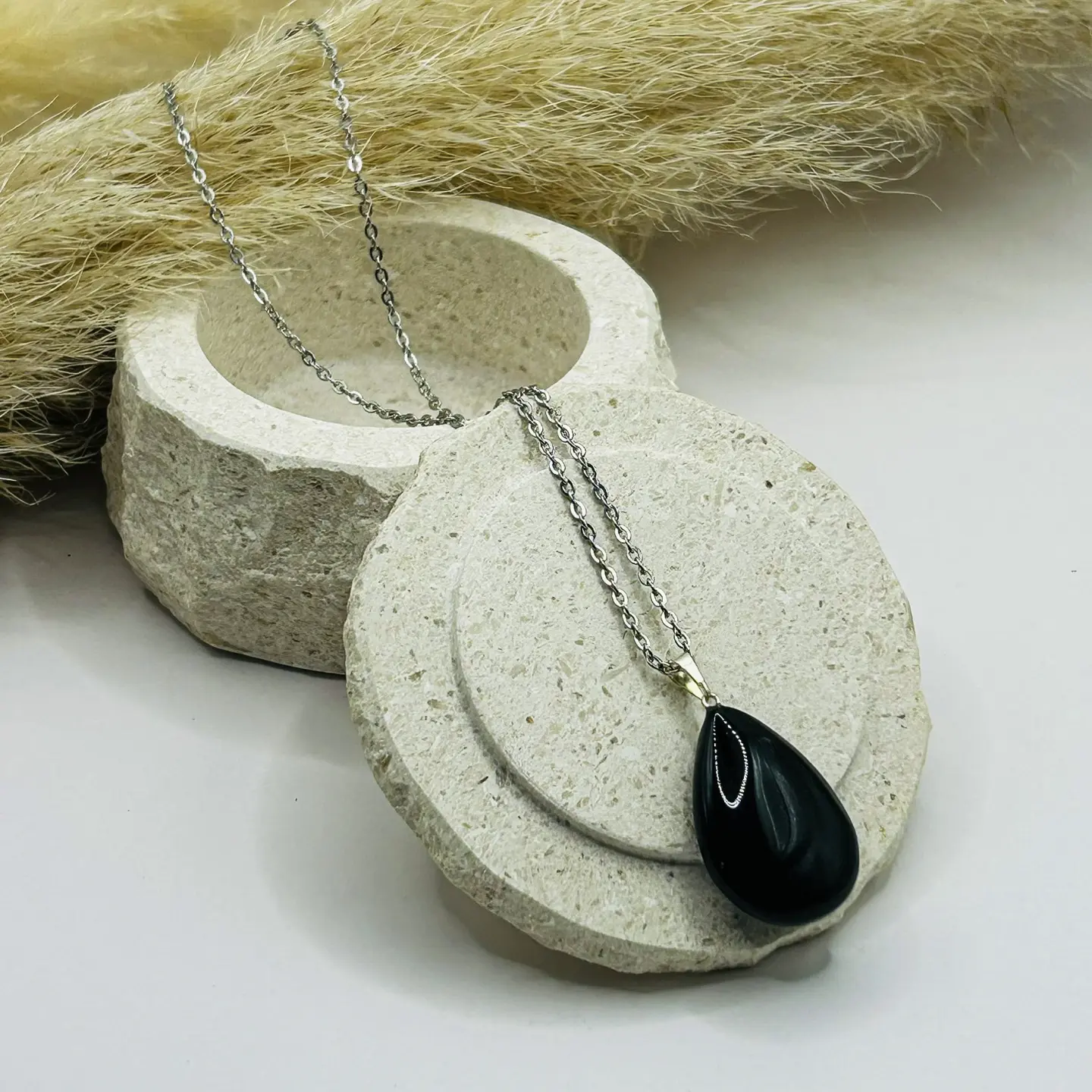 Ogrlica obsidian-kaplja
