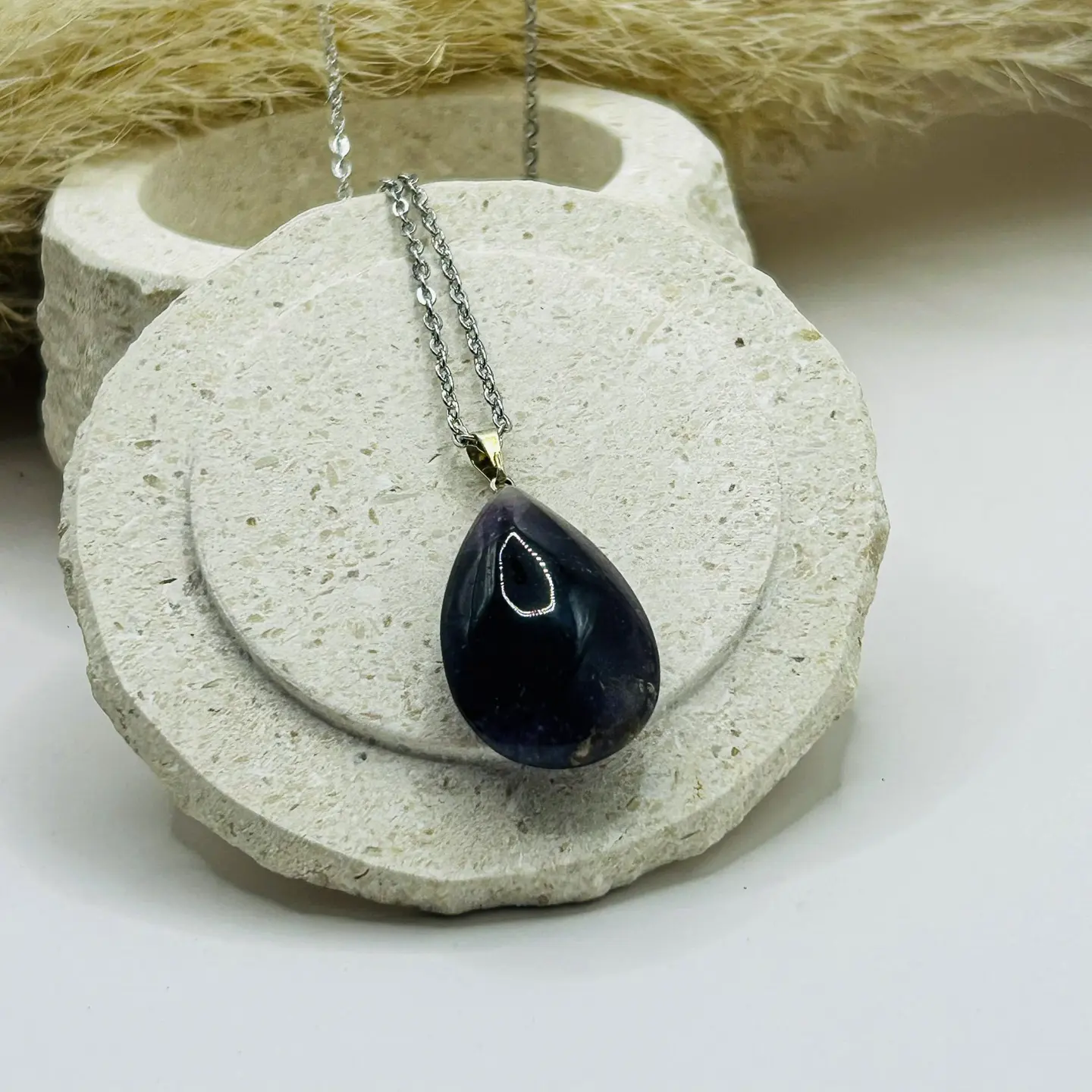 Ogrlica ametist-kaplja